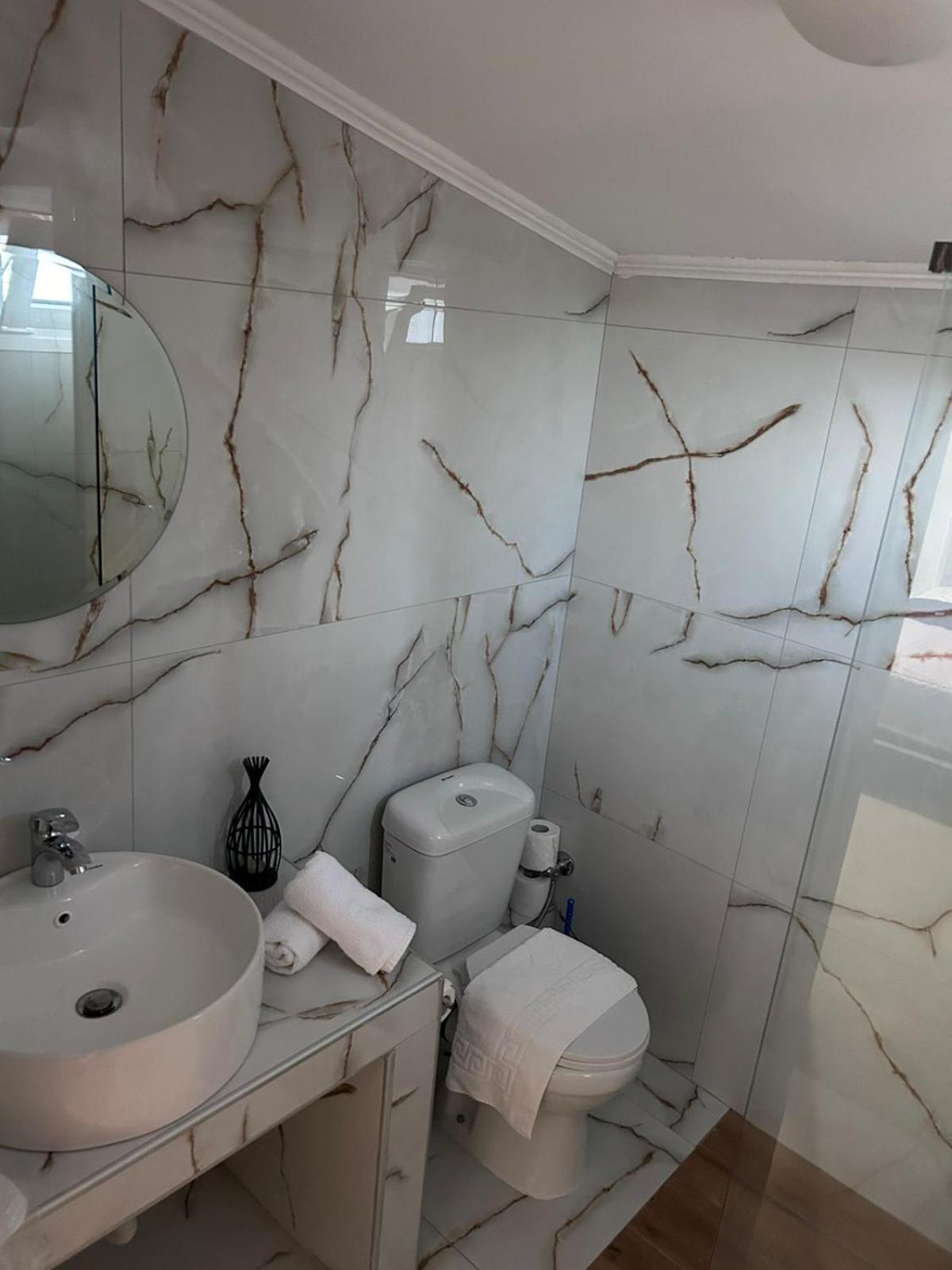 קראמוטי Amaya Pine Rooms מראה חיצוני תמונה