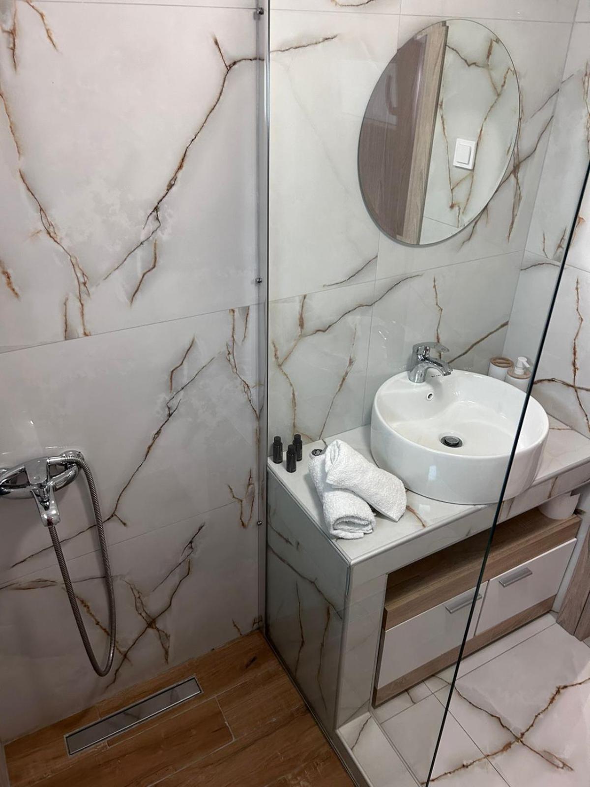 קראמוטי Amaya Pine Rooms מראה חיצוני תמונה